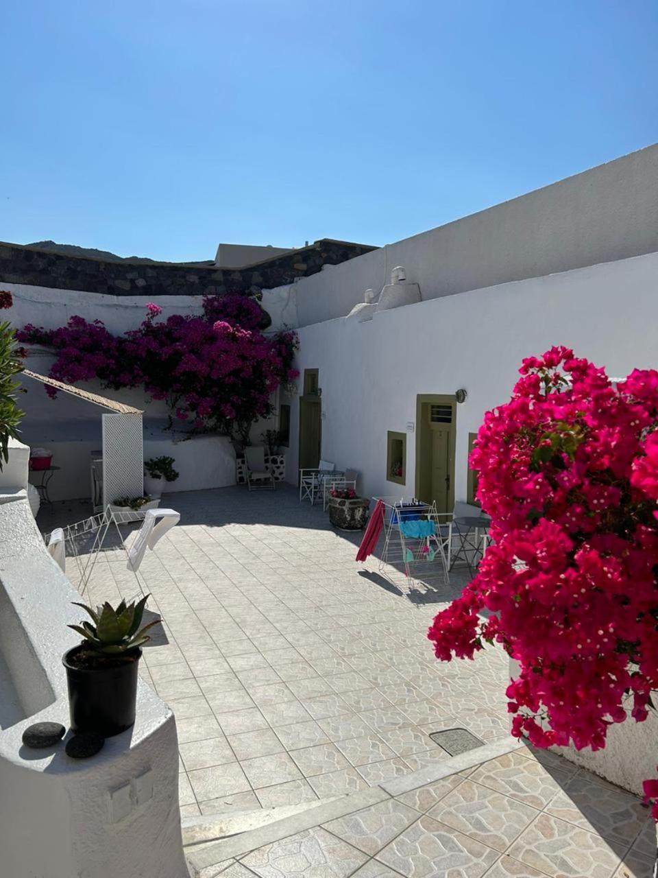 Palm Tree Hill Guest House Oía Exterior photo