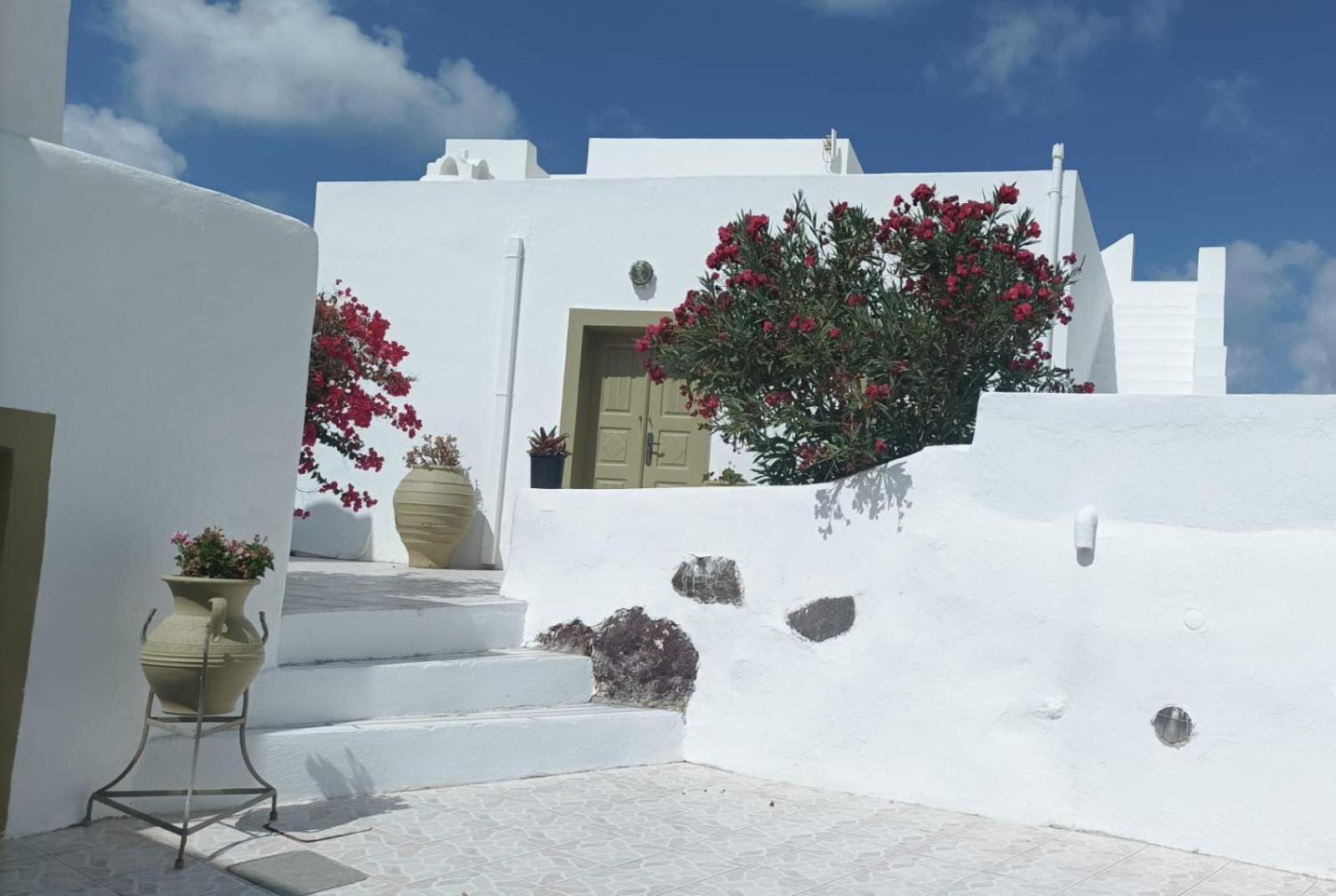Palm Tree Hill Guest House Oía Exterior photo